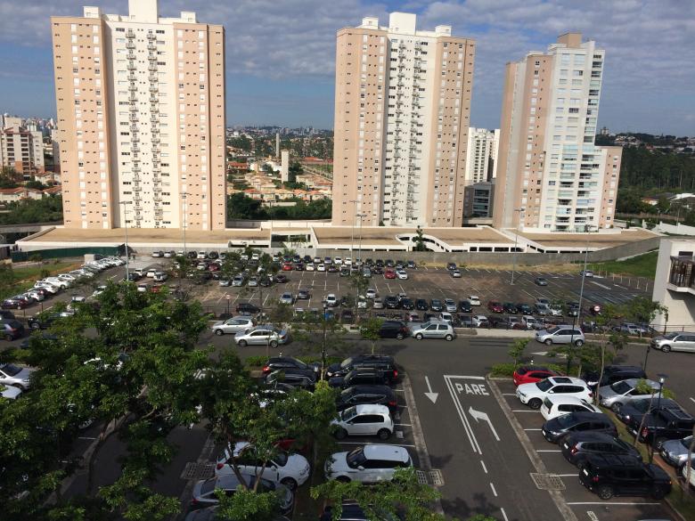 Fechamento de área de estacionamento Shopping Galleria
